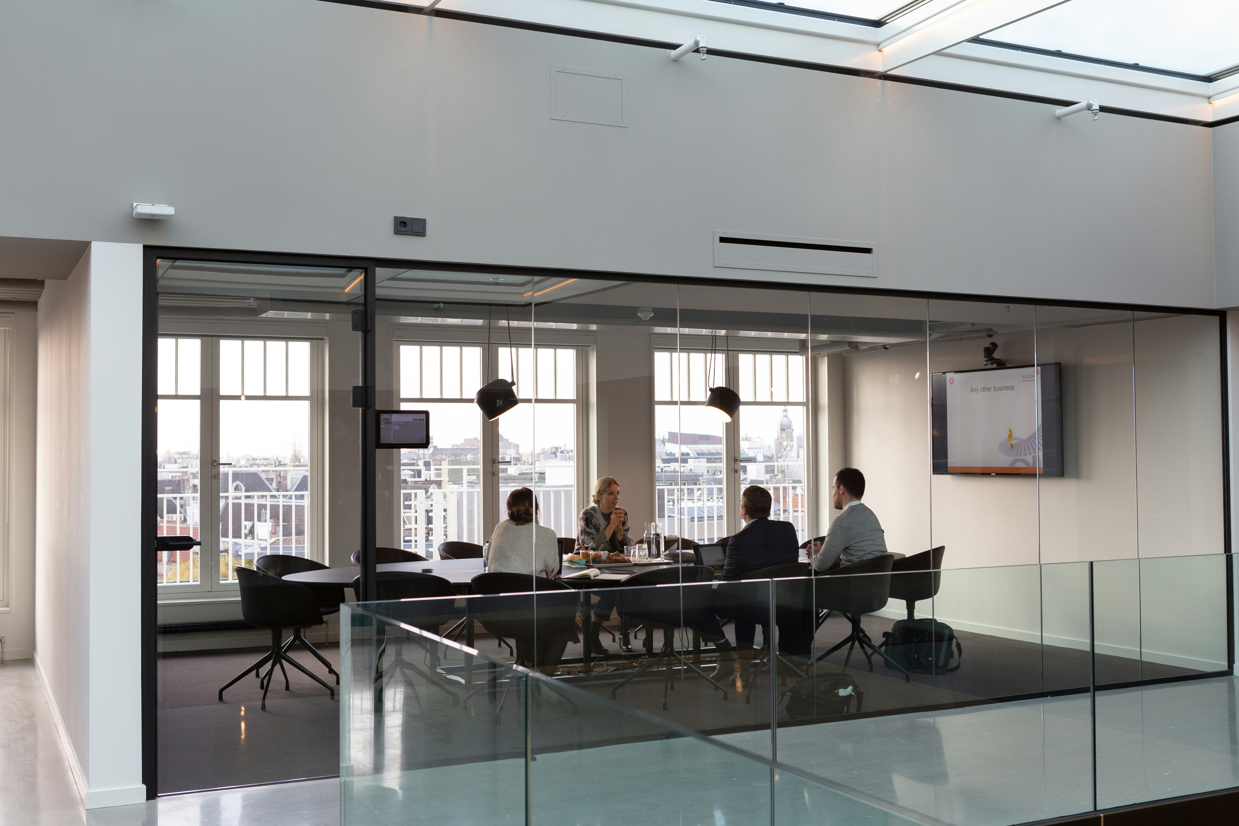 People in a buiness meeting